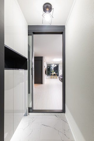 시크한 분위기 다크그레이 아파트 인테…