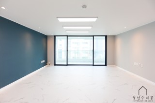 무채색에 컬러감을 더한, 56평아파트…