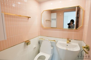 러블리한 핑크하우스로 변신한 아파트인…